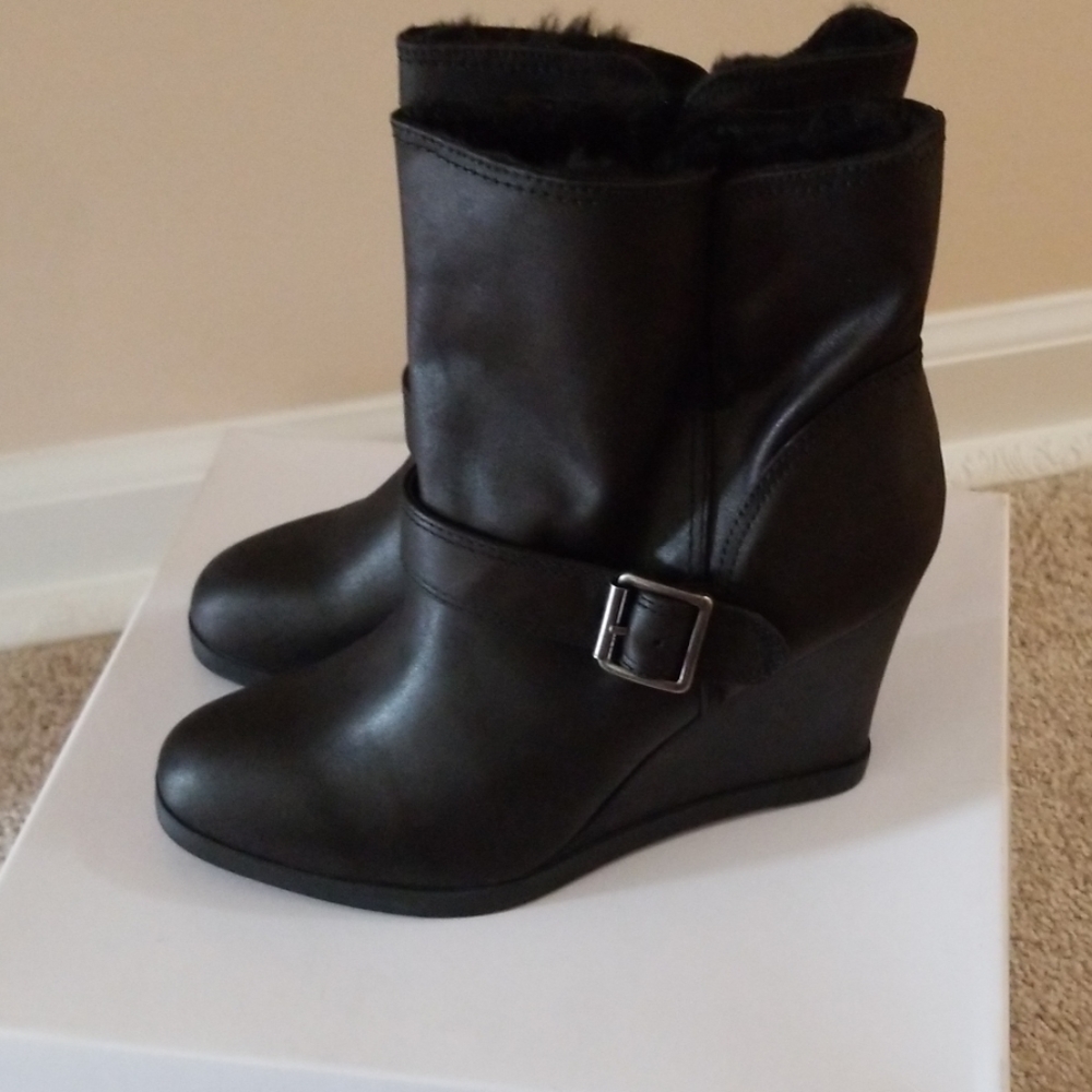 NWT Dune Pinds Wedge Boot - Black
